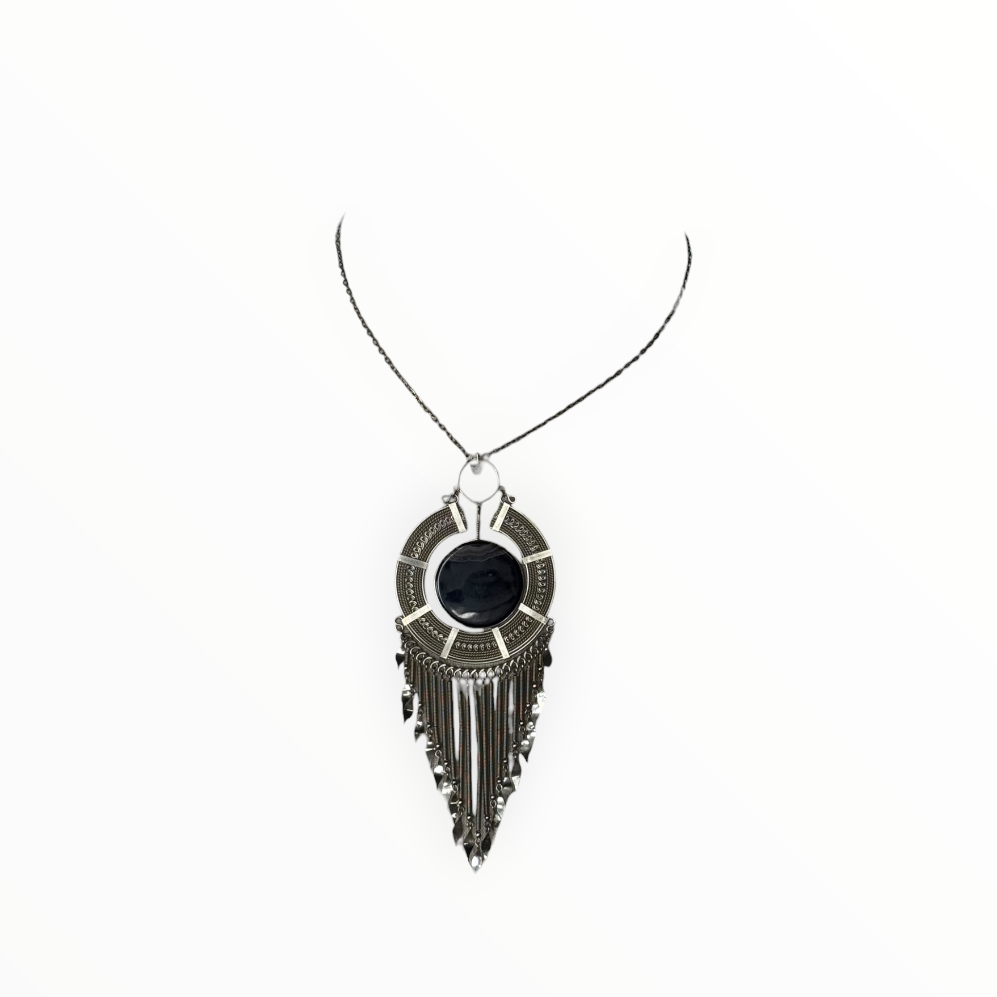 HEAVY PENDANT NECKLACE