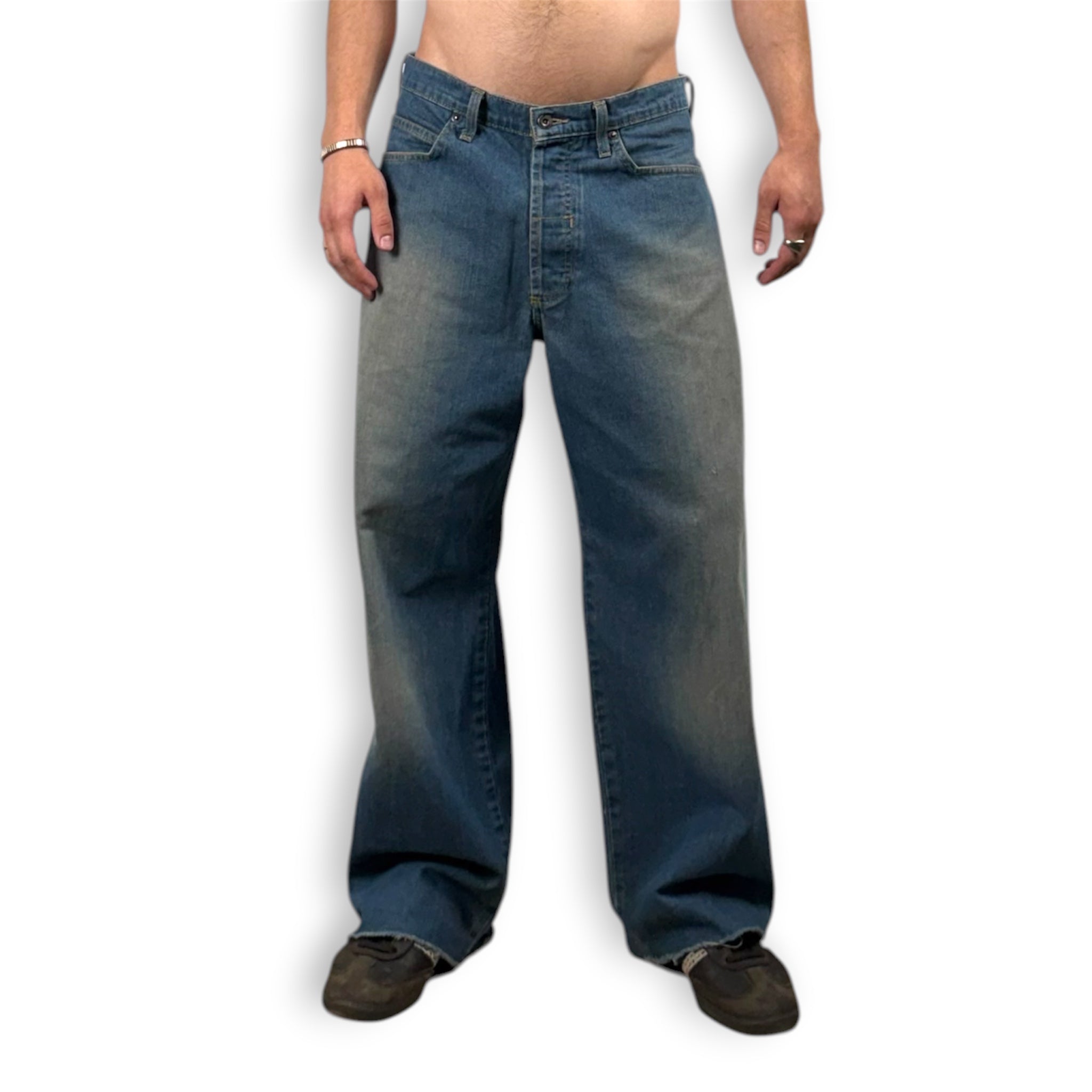 LIGHT WASH WIDE JEANS
