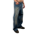 LIGHT WASH WIDE JEANS