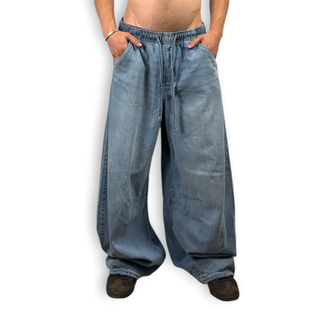 GAP LIGHT WASH SUPER WIDE JEANS