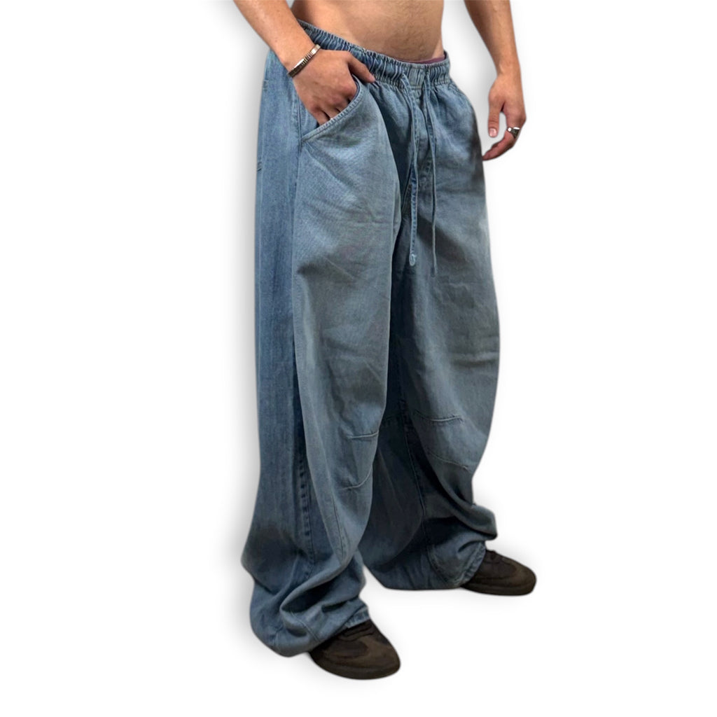 GAP LIGHT WASH SUPER WIDE JEANS